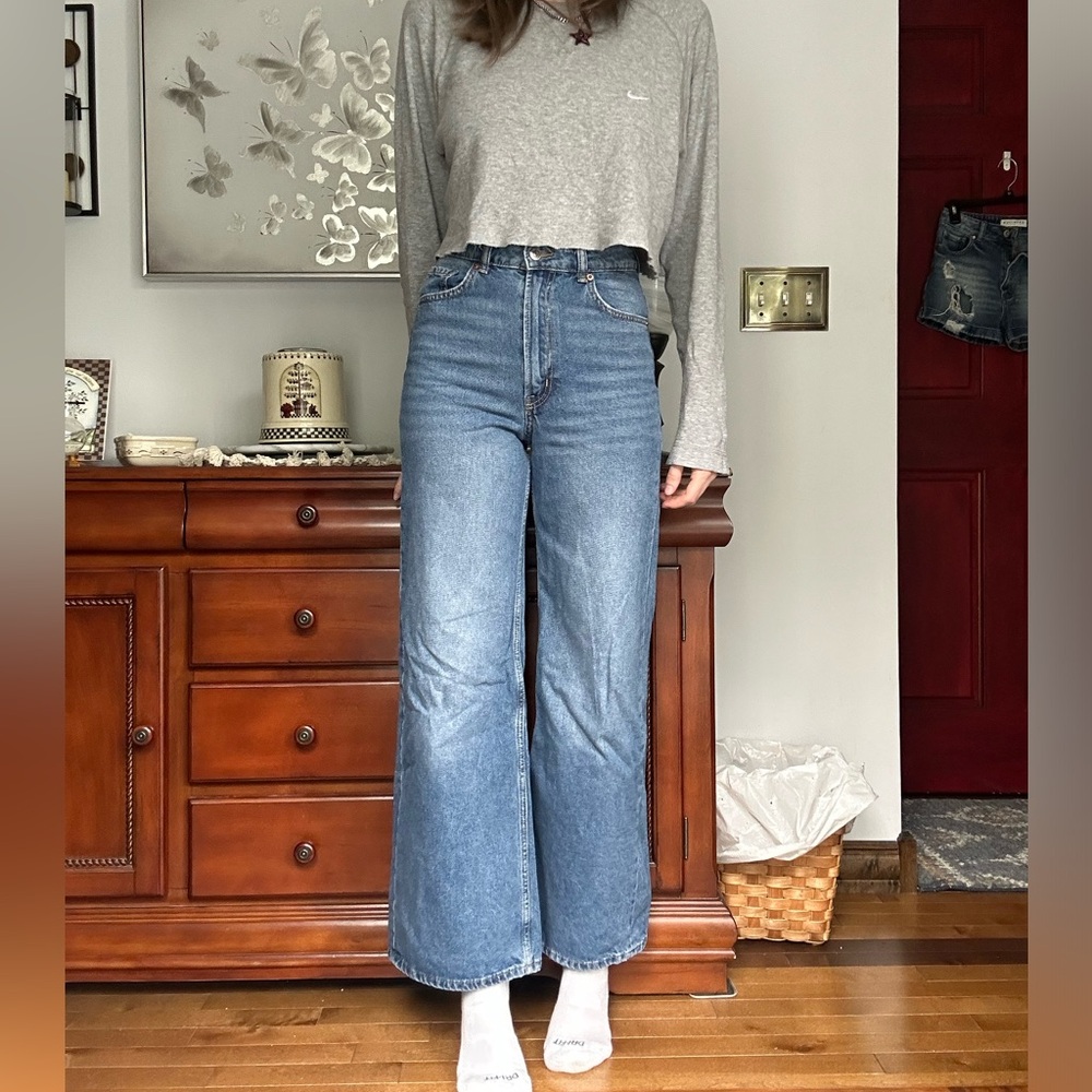 Size 4 Divided (H&M) Blue Jeans